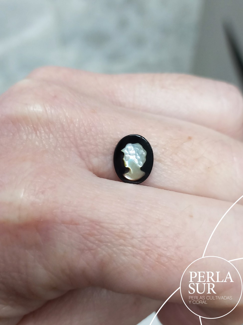 Sara 8x10mm Camafeo Nácar Tahití + Ónix