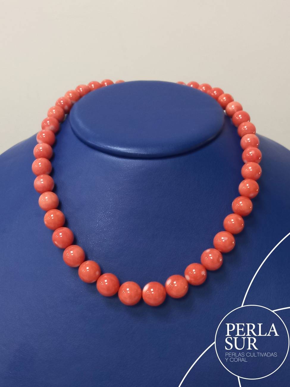 Collar bola 9-11mm coral japonés