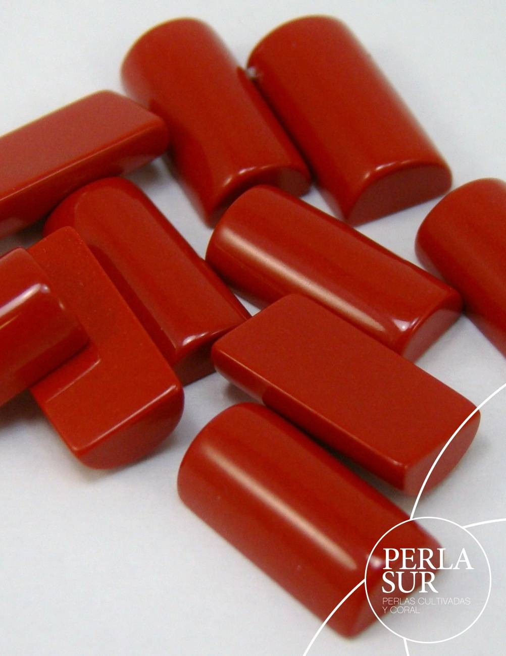 Medio Tubo 5x10mm coral sintético (rojo)