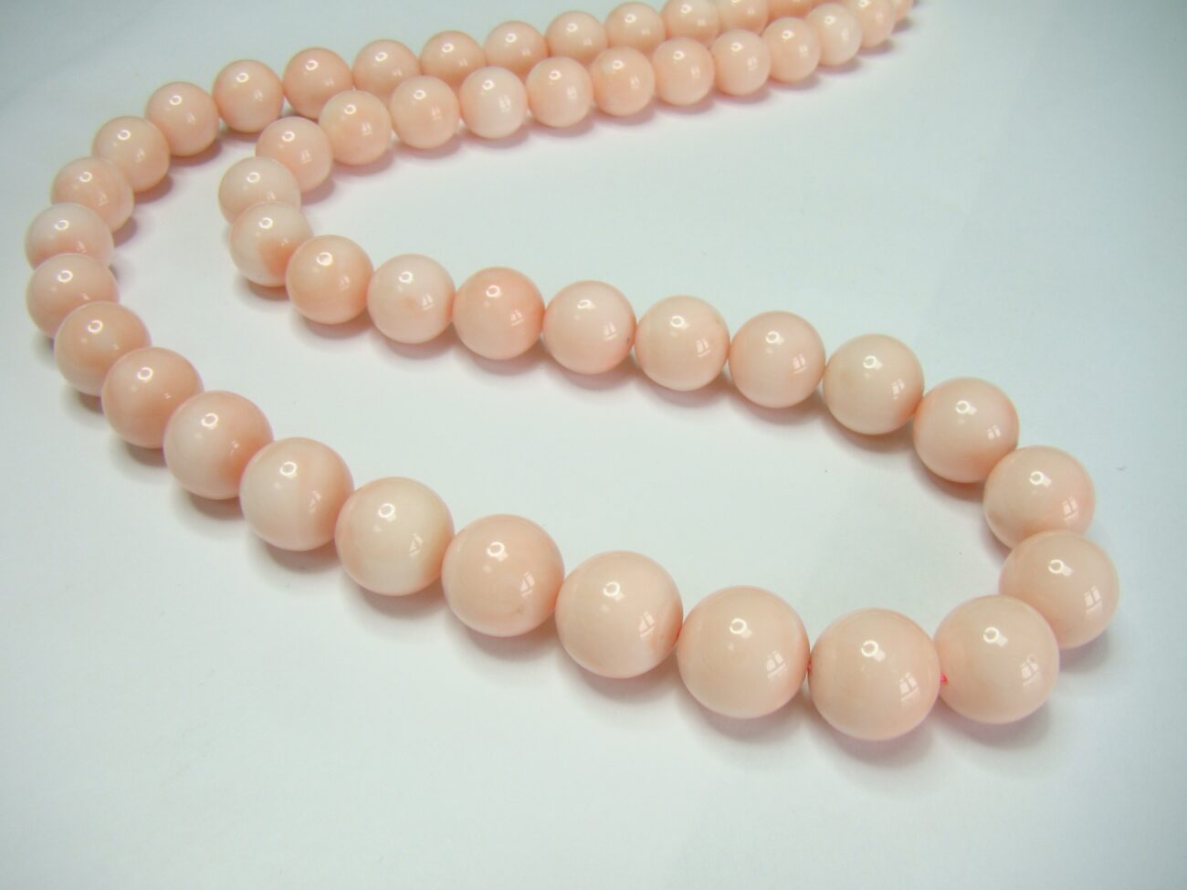 Collar Bola Coral Rosa 10x11.5 mm