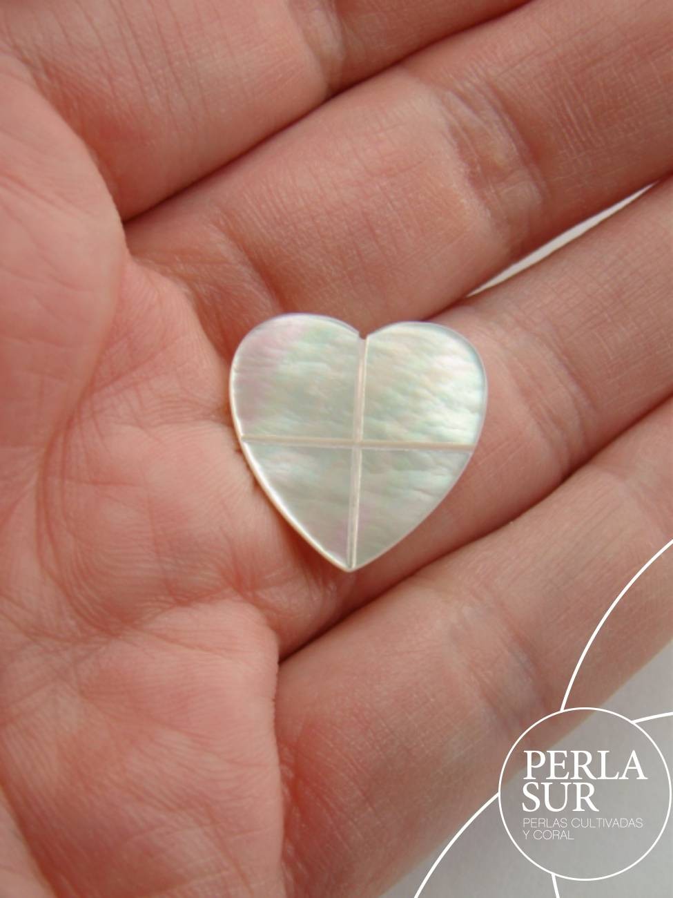 Corazón 16mm Cruz Madreperla