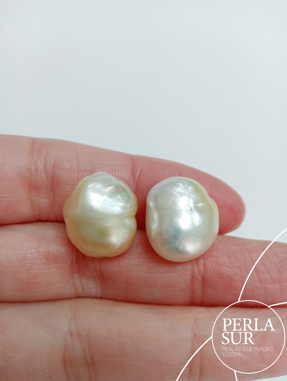 Perla Australiana 14-15mm Barroca Colgante Dorada