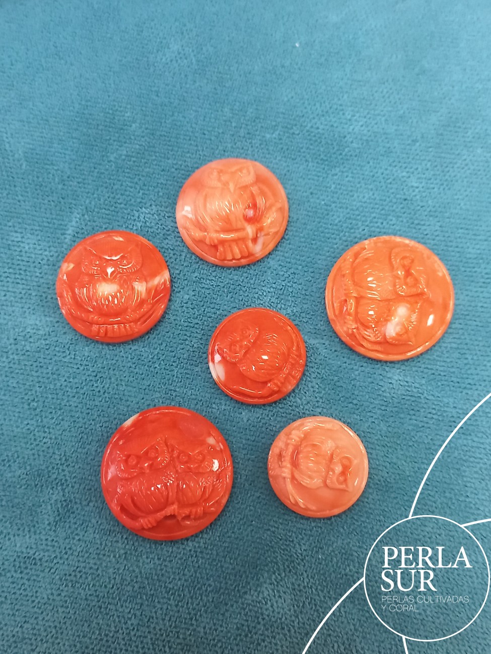 Cabujón Búho 20mm Coral Japonés