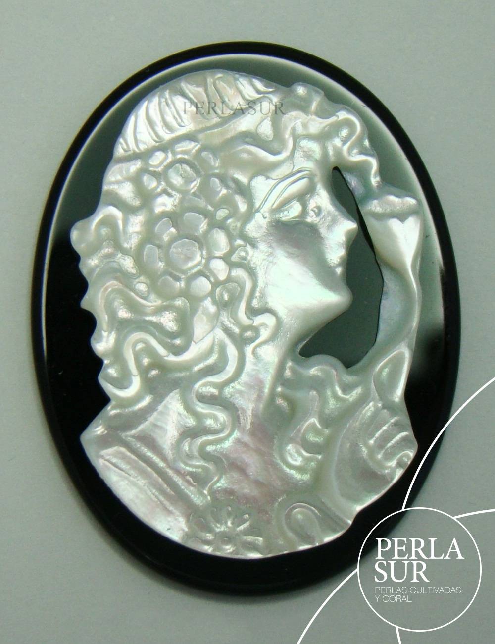 Emma 27x35mm Camafeo Nácar Australiana + Ónix