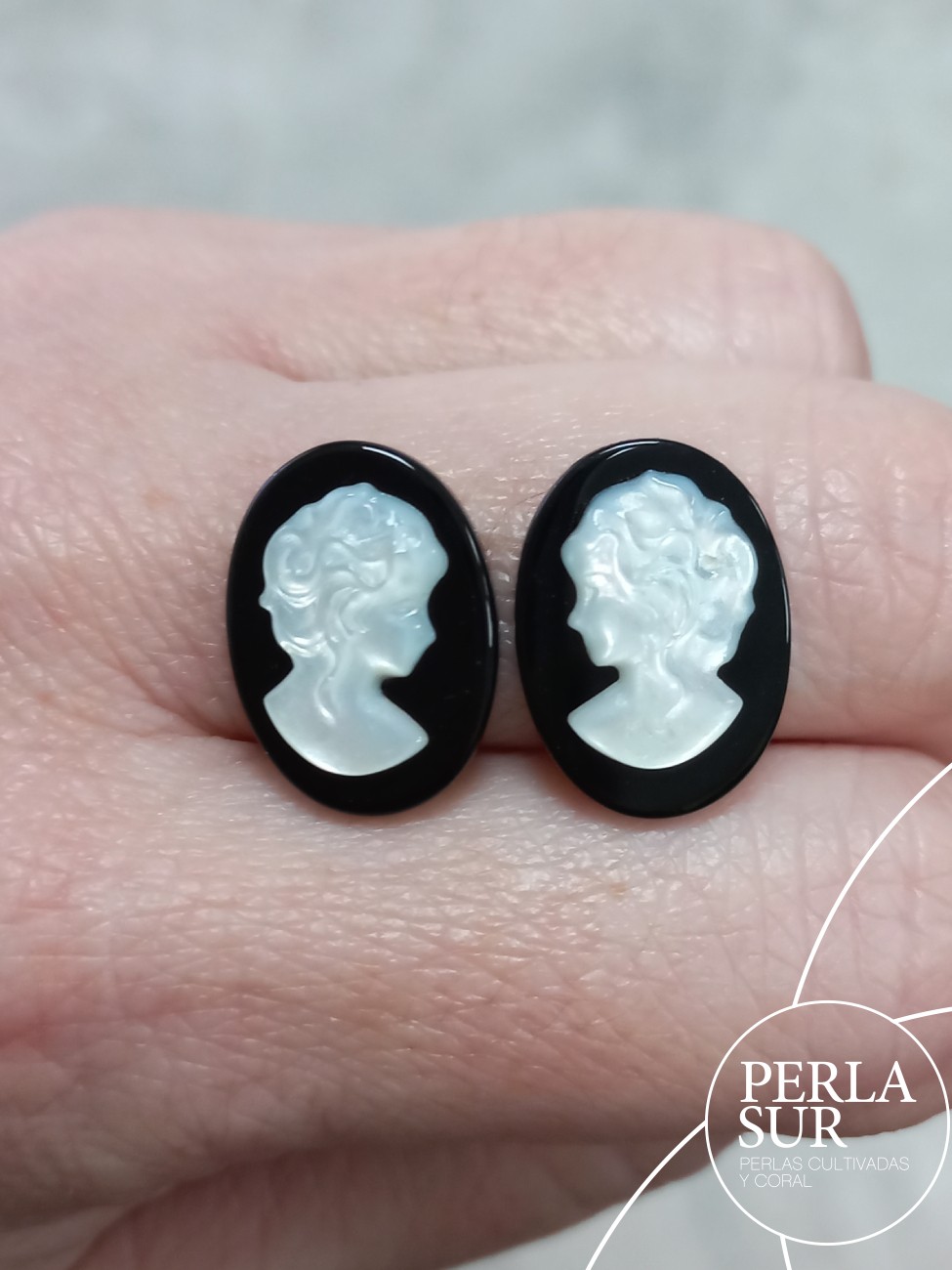 Par 13x18mm Sara Camafeo Nácar Australiana + Ónix