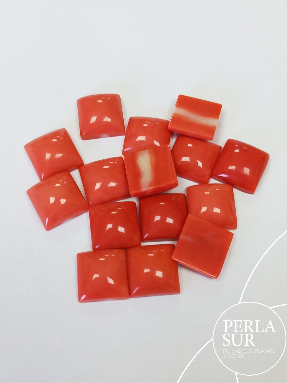 Cabujón 12mm cuadrado coral japonés