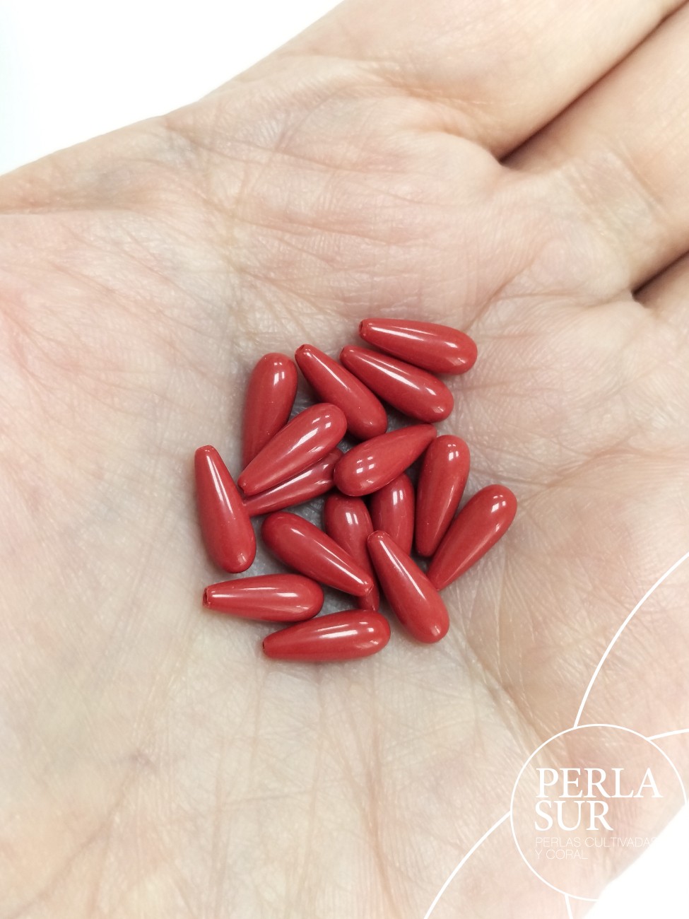 Perilla 4x10mm 1/2t coral sintético (rojo)