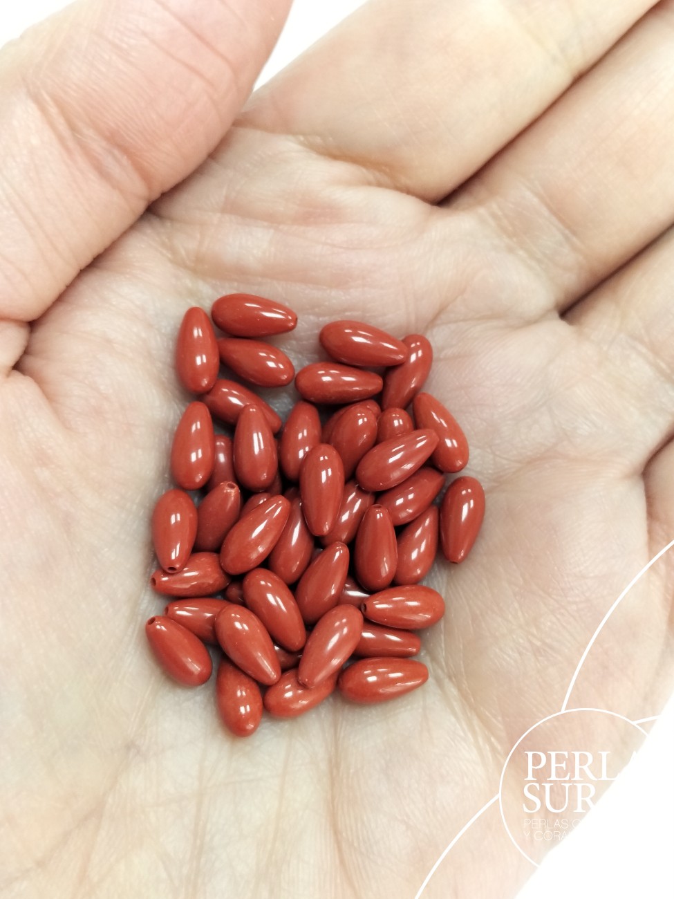 Perilla 4x8mm 1/2t coral sintético (rojo)