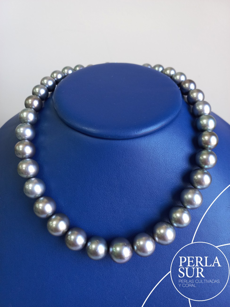 Collar Tahití Red. 10x14mm Gris Oliva