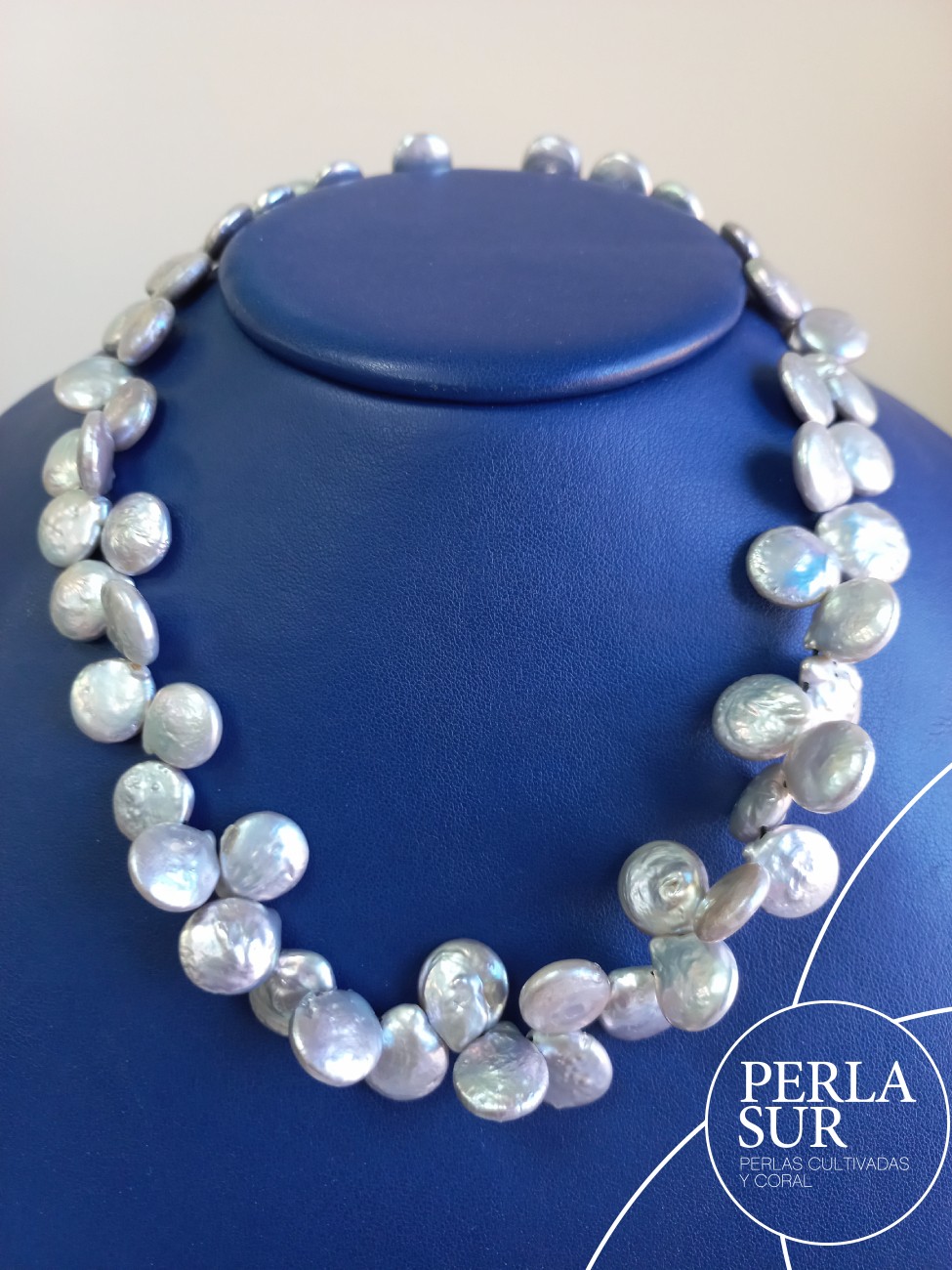 Hilo perla coin cruzada 12mm Gris plata 42cm