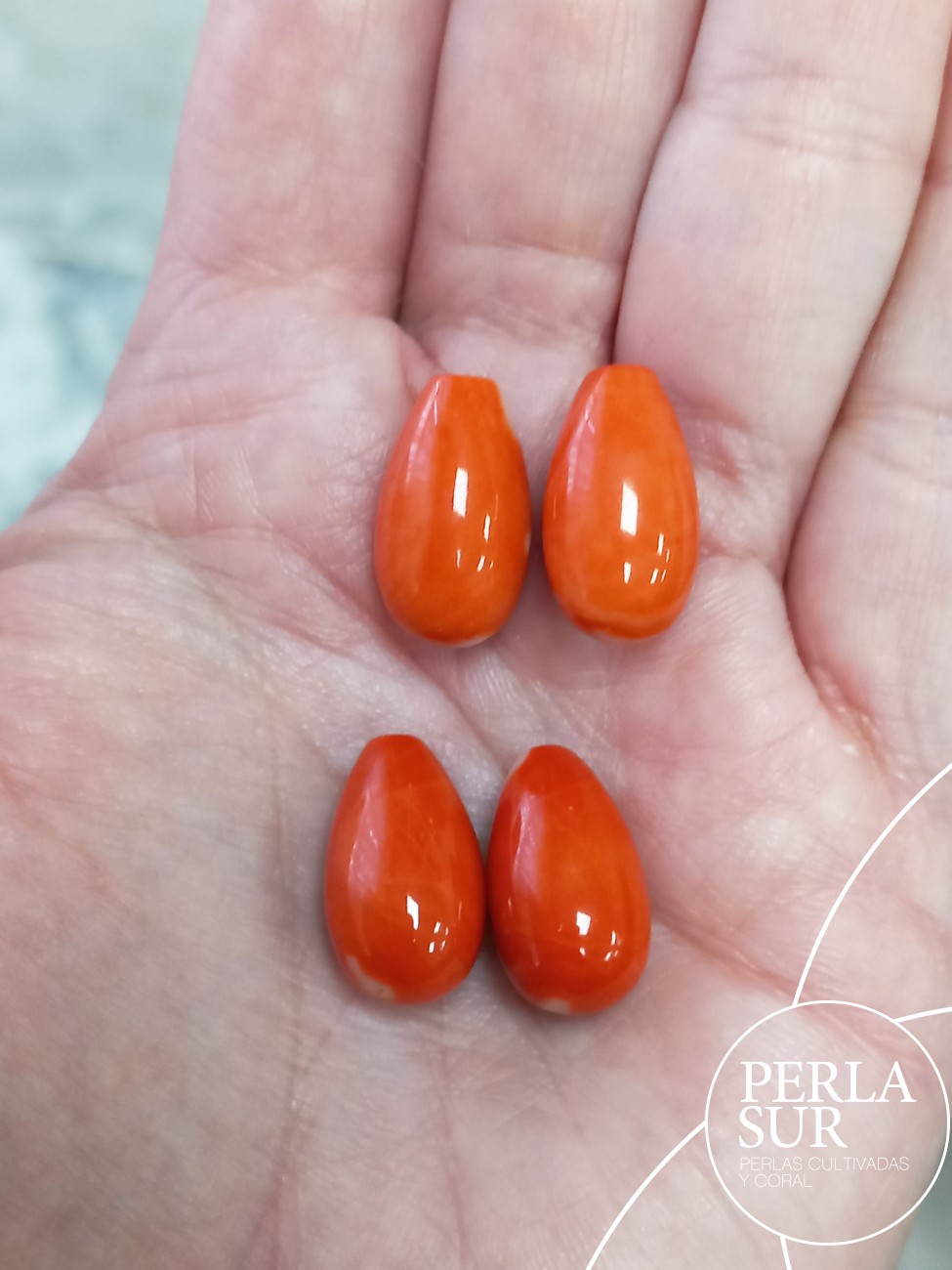 Par Perillas 18x10-10'5mm 1/2T coral japonés