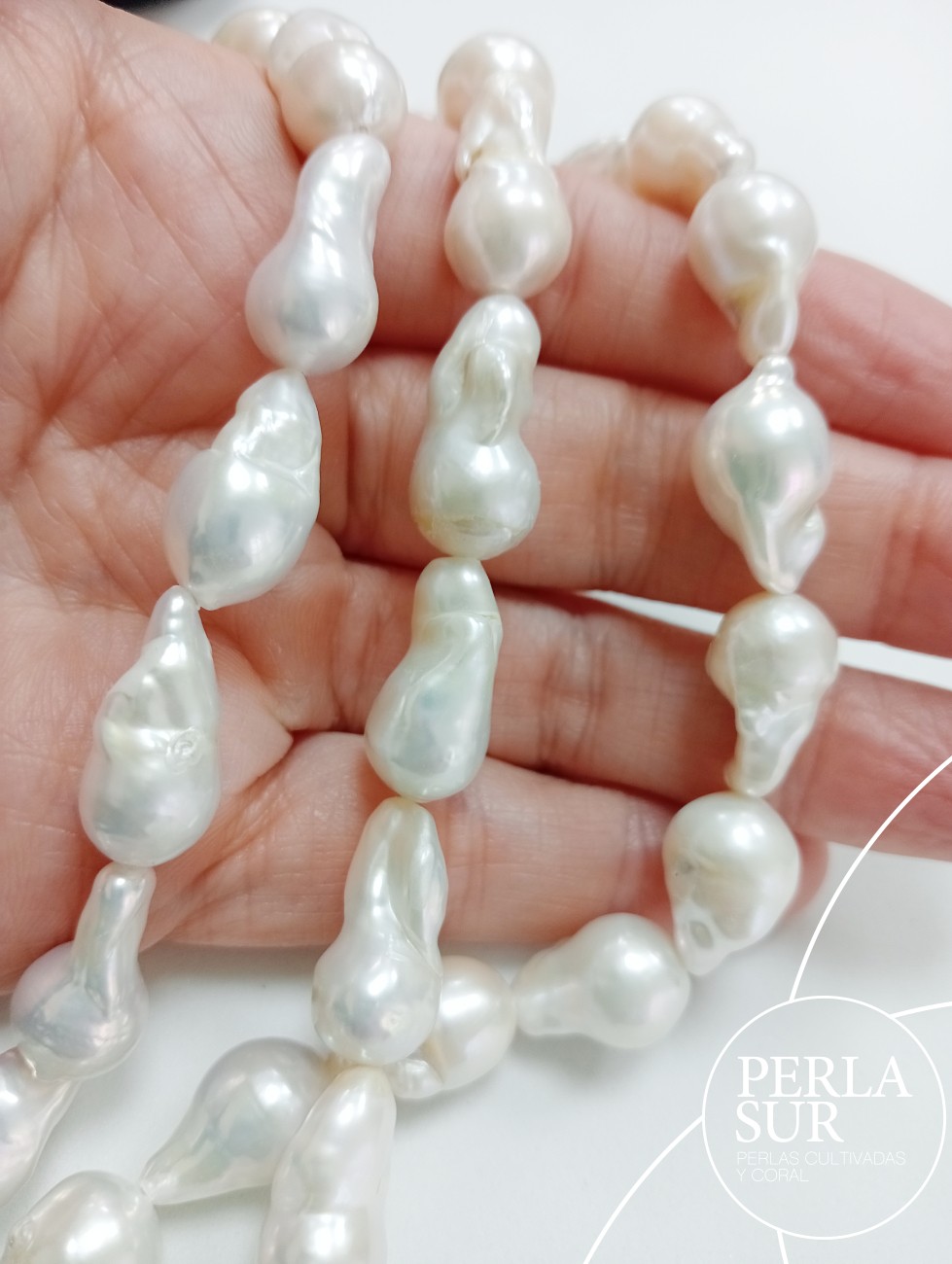 Hilo perla barroca 9-10mm flameball blanca