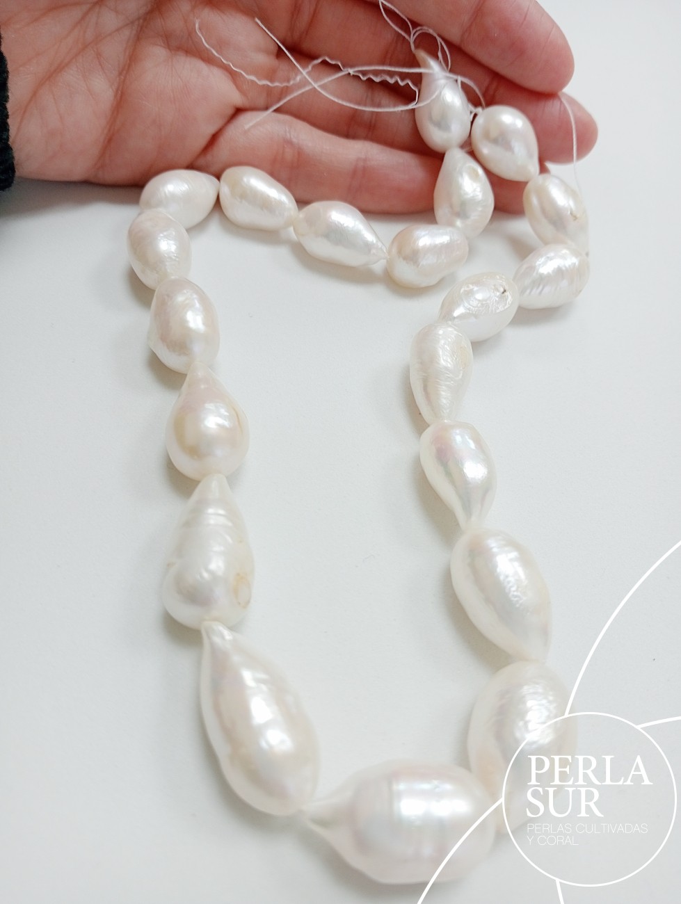 Hilo perla lágrima grande blanca